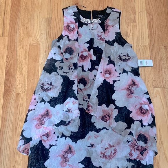 Floral Flowy Dress with Pearl Details - Picture 2 of 4